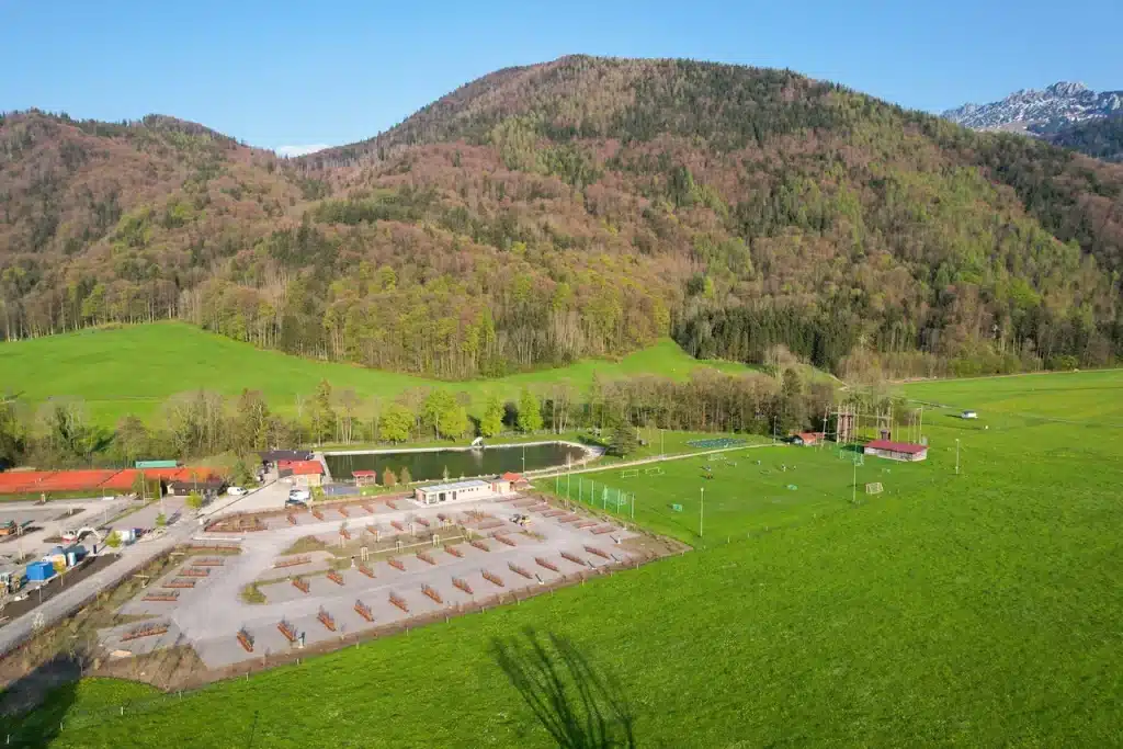 Stellplatz Richtung Haindorfer Berg - Alpencamping Aschau