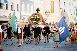 Rosenheimer Herbstfest-Umzug durch die Innenstadt von Rosenheim